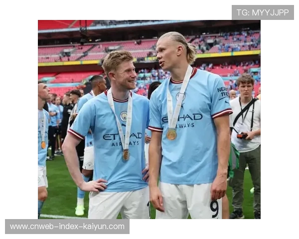 德布劳内任意球助攻哈兰德完成破门