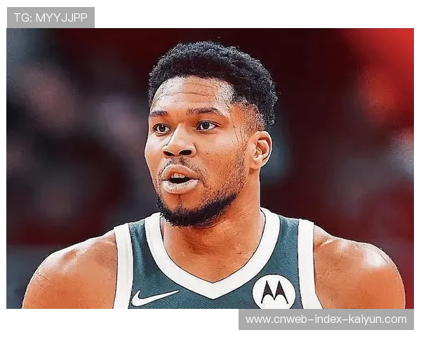 雄鹿主帅调整战术，字母哥统治内线，雄鹿官宣字母哥伤情