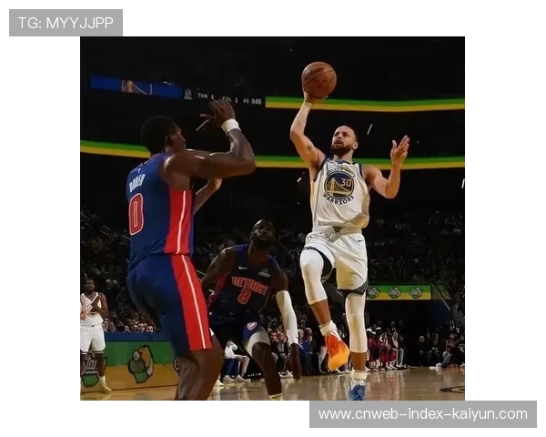 库里一举三分点燃全队,勇士胜利到手