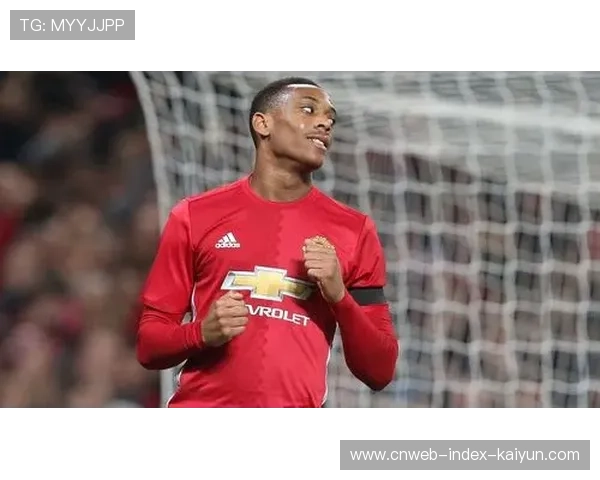 曼联马夏尔假动作连做后贴地扫射：技艺与智慧的完美融合